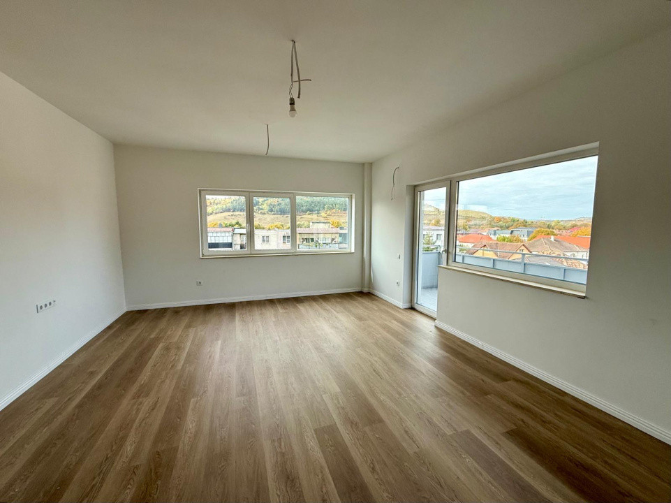 De vânzare apartament nou, finisat 3 camere, 74 mp. - Comuna Baciu 
