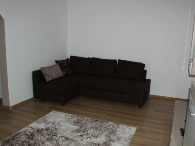 Apartament 2 camere de închiriat – Strada Toamnei, Centru Civic