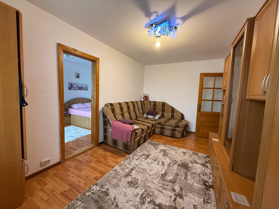 Apartament 2 camere, semidecomandat, 41 mp, Craiovit, Bulevardul Tineretului