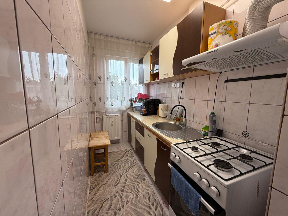 Apartament 2 camere, semidecomandat, 41 mp, Craiovit, Bulevardul Tineretului