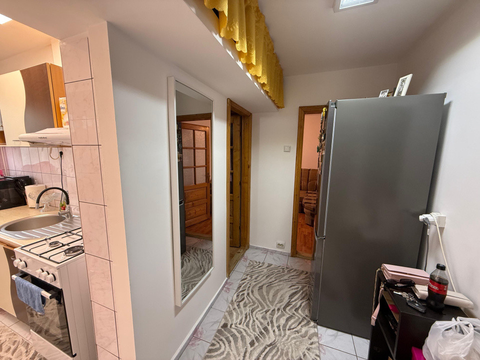 Apartament 2 camere, semidecomandat, 41 mp, Craiovit, Bulevardul Tineretului