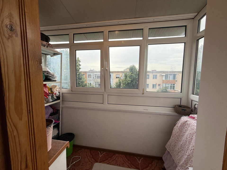Apartament 2 camere, semidecomandat, 41 mp, Craiovit, Bulevardul Tineretului