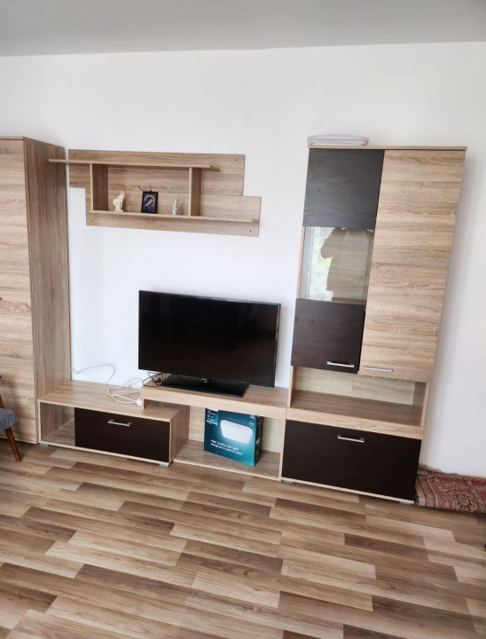 Apartament de închiriat, 2 camere, 40mp utili, zona Cedonia