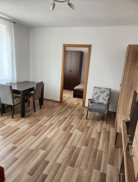 Apartament de închiriat, 2 camere, 40mp utili, zona Cedonia