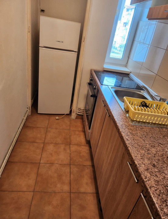 Apartament de închiriat, 2 camere, 40mp utili, zona Cedonia