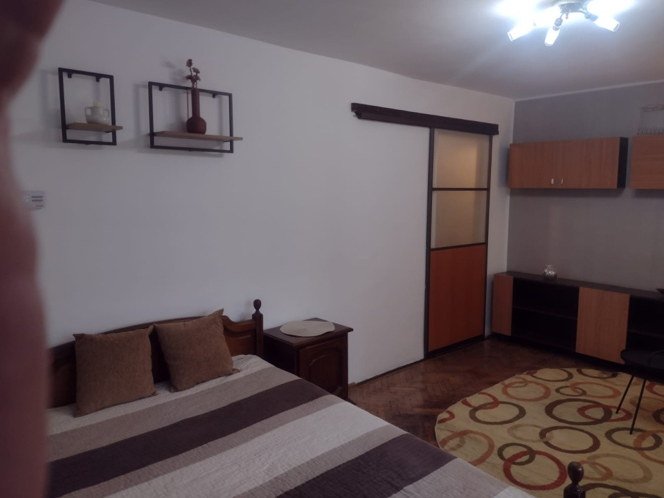 Închiriere apartament mobilat, 3 camere, cu garaj, Mărăști