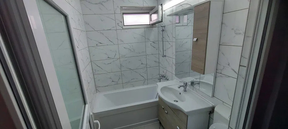 Apartament 2 camere decomandat in Gheogheni zona Iulius Mall!
