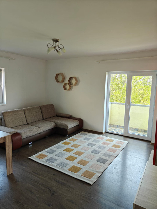 Apartament 3 cam.suprafata utila 75mp,2balcoane,Calea Cisnadiei