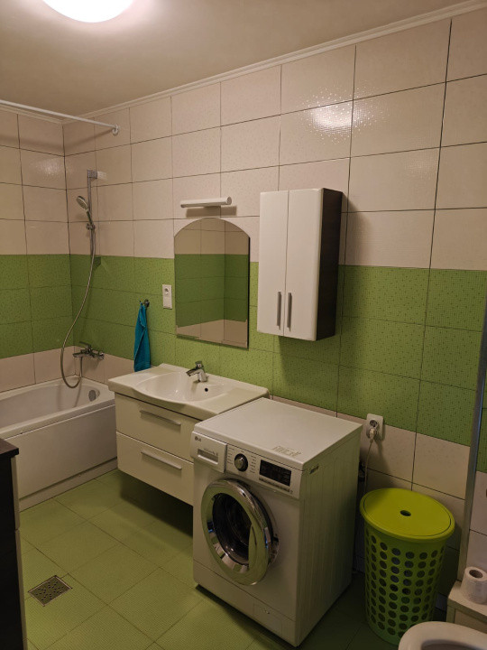 Apartament 3 cam.suprafata utila 75mp,2balcoane,Calea Cisnadiei