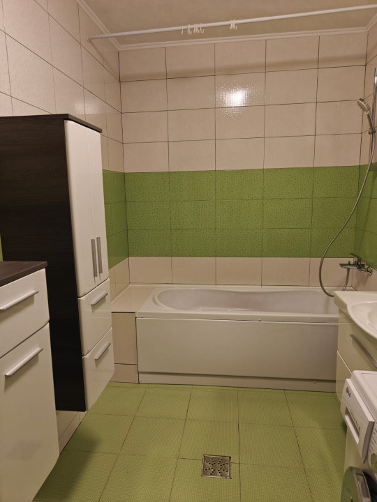 Apartament 3 cam.suprafata utila 75mp,2balcoane,Calea Cisnadiei