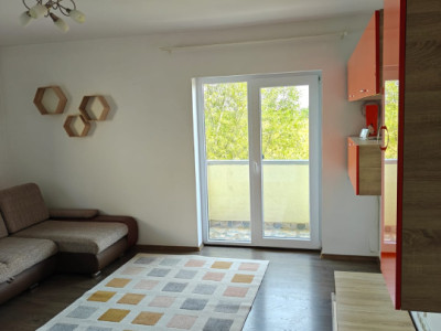 Apartament 3 cam.suprafata utila 75mp,2balcoane,Calea Cisnadiei