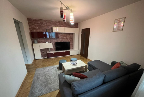Apartament 2 camere de închiriat – Etaj 1, Luptei / Mihai Viteazu