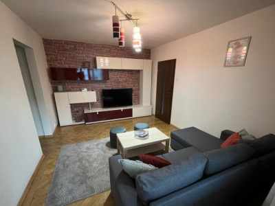 Apartament 2 camere de închiriat – Etaj 1, Luptei / Mihai Viteazu
