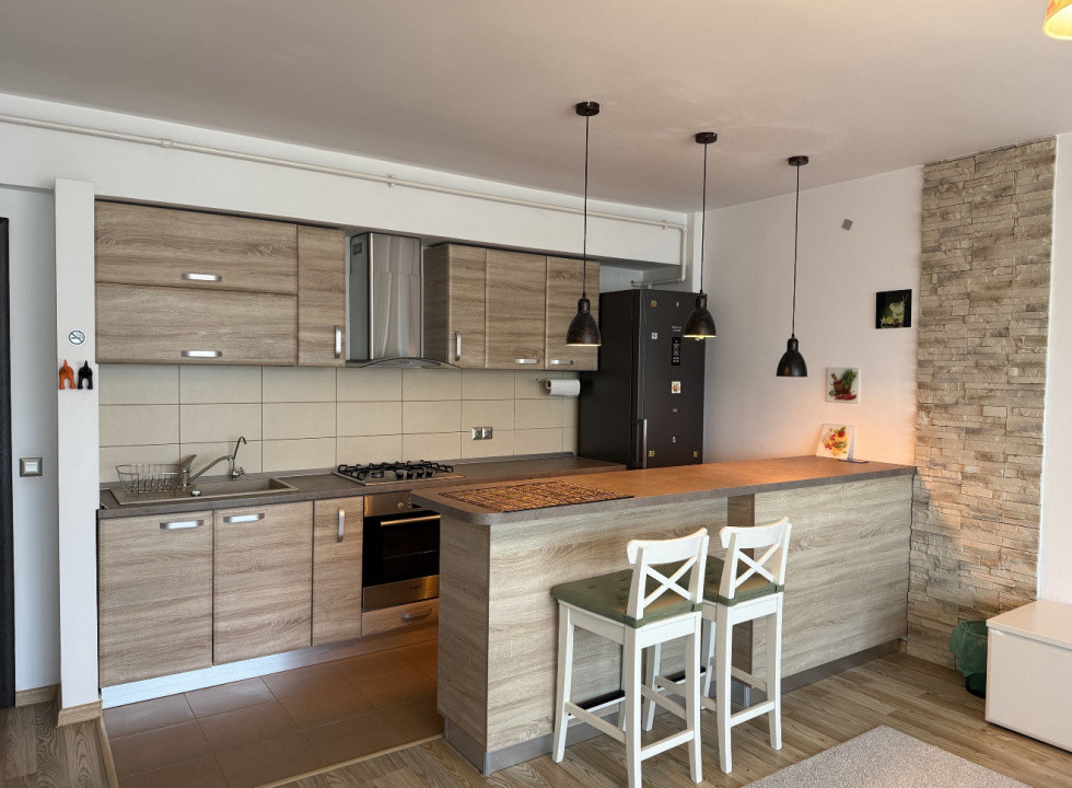 Apartament de închiriat, 3 camere, 80mp utili, zona Şelimbăr