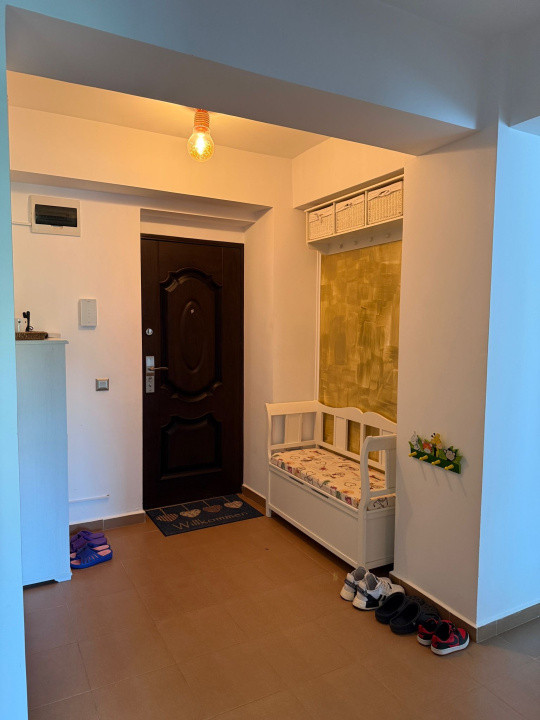 Apartament de închiriat, 3 camere, 80mp utili, zona Şelimbăr