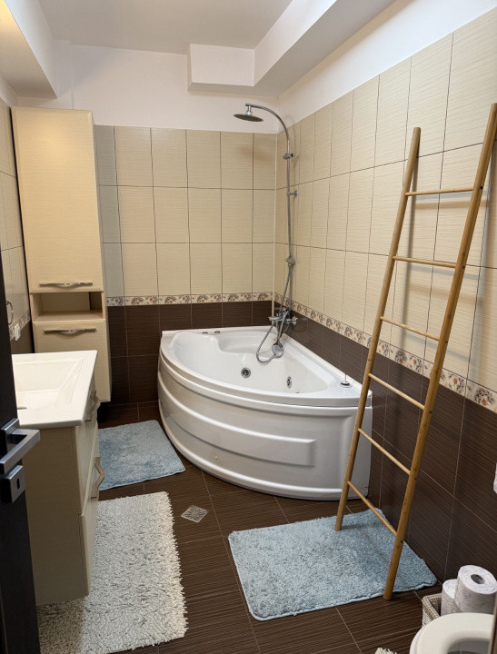 Apartament de închiriat, 3 camere, 80mp utili, zona Şelimbăr