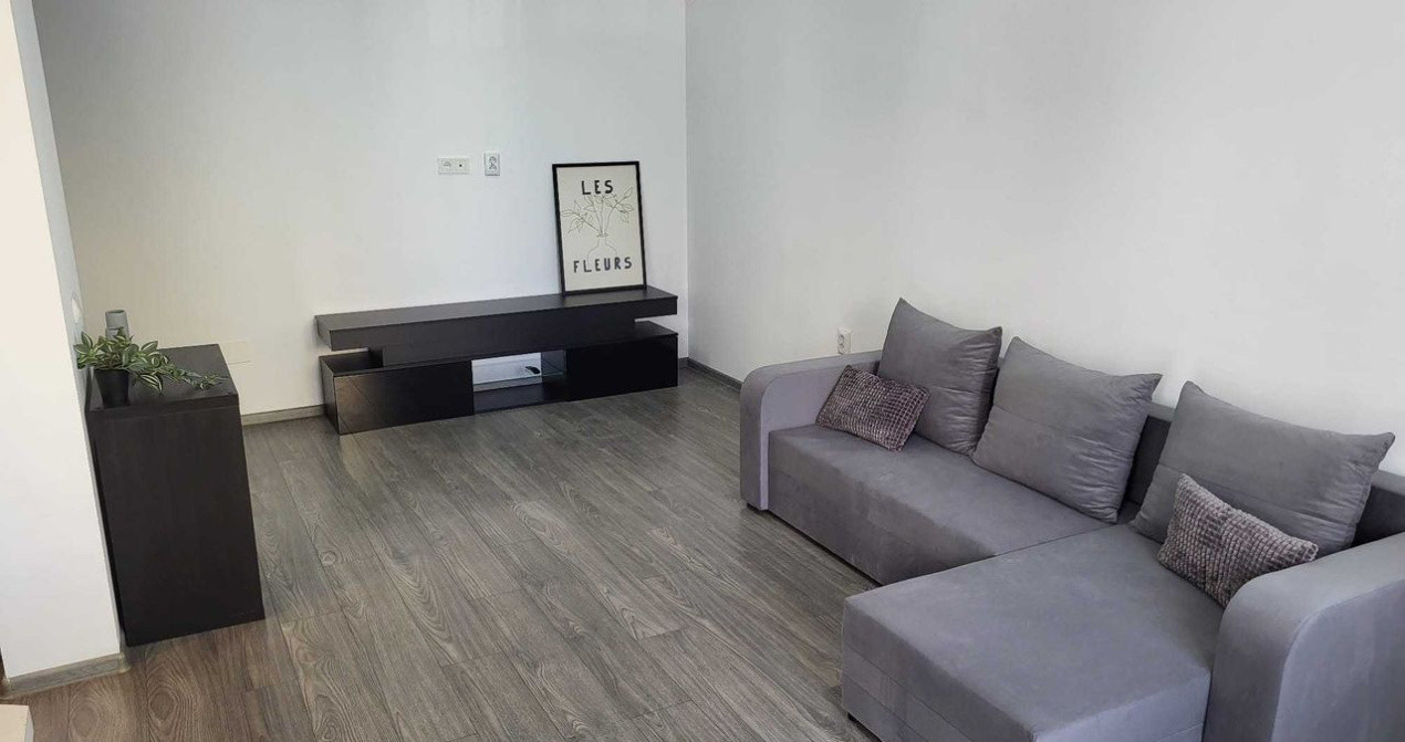 Apartament  2 camere ,zona Coresi 