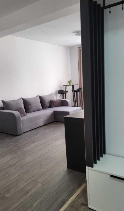 Apartament  2 camere ,zona Coresi 