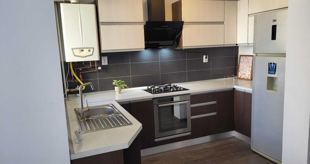 Apartament  2 camere ,zona Coresi 