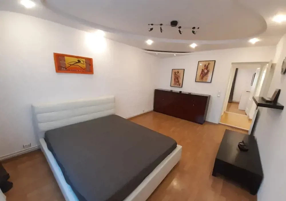 Apartament 3 camere de închiriat – Central, complet mobilat și utilat