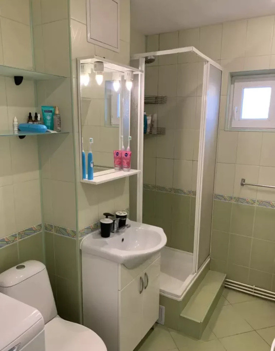 Apartament 3 camere de închiriat – Central, complet mobilat și utilat