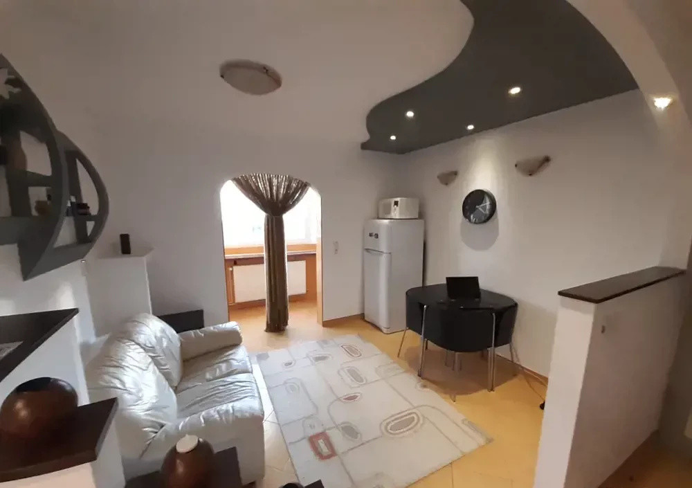 Apartament 3 camere de închiriat – Central, complet mobilat și utilat