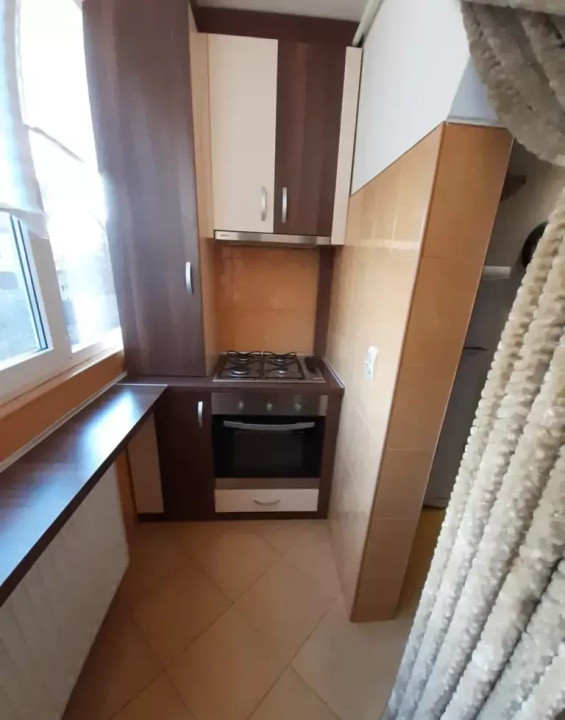 Apartament 3 camere de închiriat – Central, complet mobilat și utilat