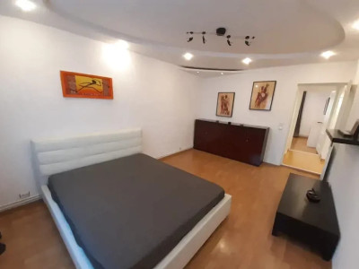 Apartament 3 camere de închiriat – Central, complet mobilat și utilat