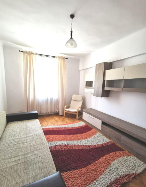 Apartament decomandat 2 camere ,zona linistita 
