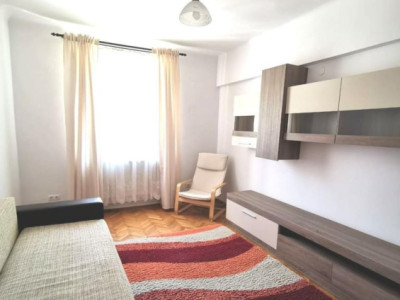 Apartament decomandat 2 camere ,zona linistita 