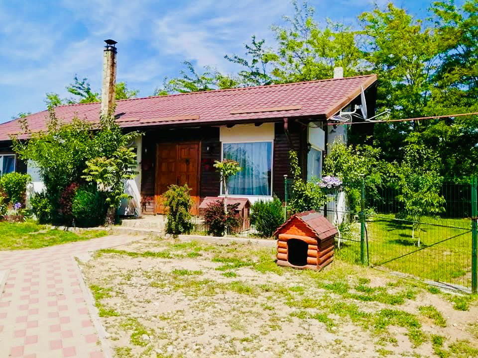 Casa de vacanta in stil canadian, 98 mp utili,  1150 mp curte, Malu Mare