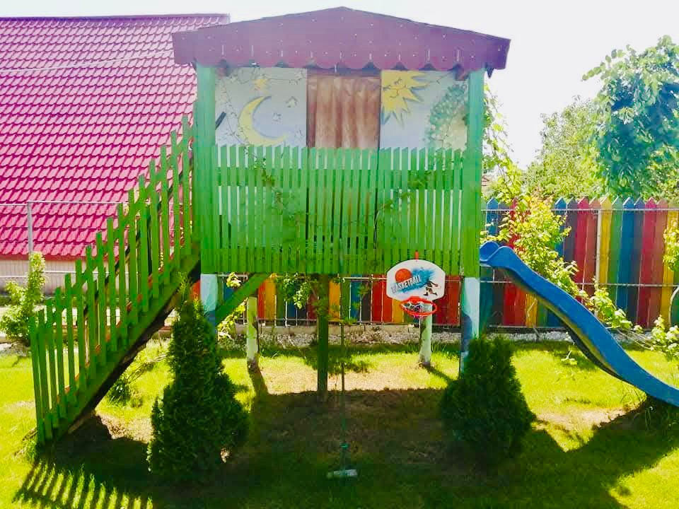 Casa de vacanta in stil canadian, 98 mp utili,  1150 mp curte, Malu Mare