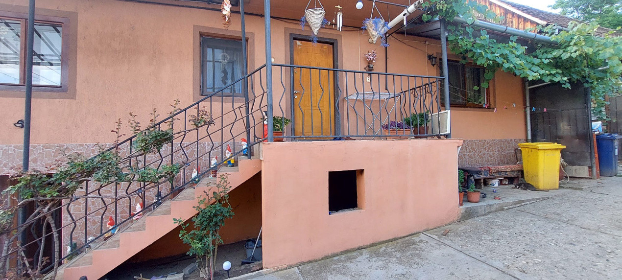 Casa 4 cam,suprafata utila 115mp, si teren 694mp,spre vanzare in Ocna Sibiului