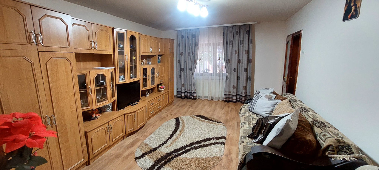 Casa 4 cam,suprafata utila 115mp, si teren 694mp,spre vanzare in Ocna Sibiului
