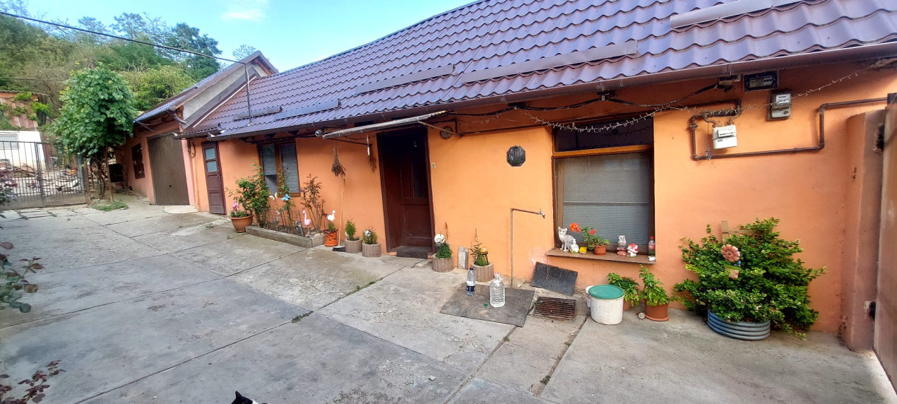 Casa 4 cam,suprafata utila 115mp, si teren 694mp,spre vanzare in Ocna Sibiului