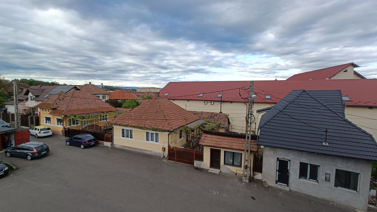 Apartament cu 2 camere de vânzare în Reghin