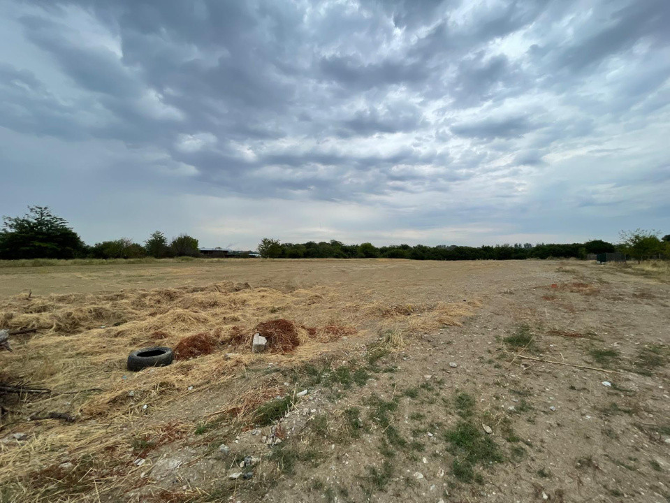 Teren intravilan 393mp cu utilitati la front situat in Braniste jud. Dolj