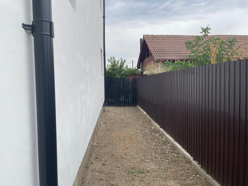 Casă nouă P+1 cu teren de 365mp și toate utilitățile la Braniște/Podari 