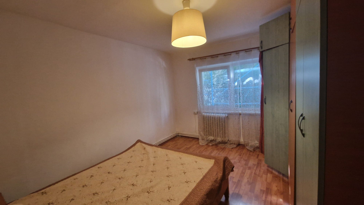 Apartament 3 camere, decomandat, 75mp, George Enescu, zona liceului de chimie
