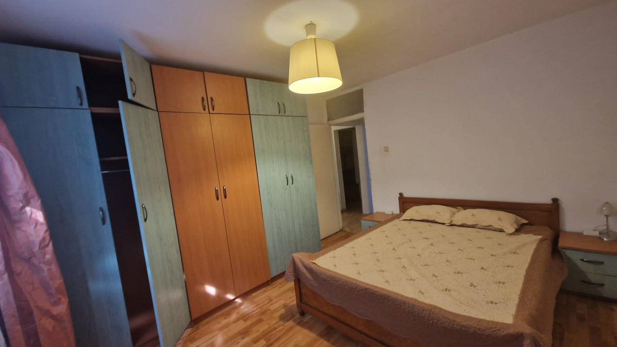 Apartament 3 camere, decomandat, 75mp, George Enescu, zona liceului de chimie