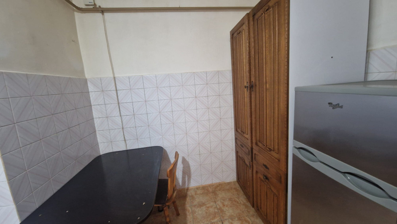 Apartament 3 camere, decomandat, 75mp, George Enescu, zona liceului de chimie