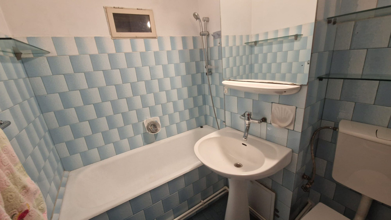 Apartament 3 camere, decomandat, 75mp, George Enescu, zona liceului de chimie