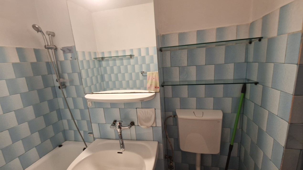Apartament 3 camere, decomandat, 75mp, George Enescu, zona liceului de chimie