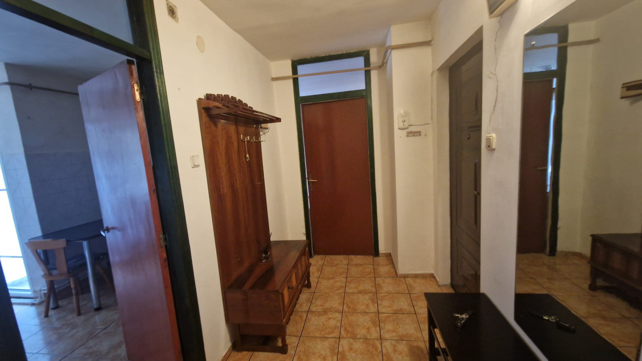 Apartament 3 camere, decomandat, 75mp, George Enescu, zona liceului de chimie
