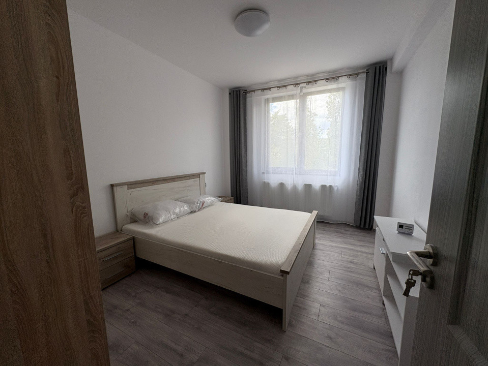 Apartament 3 camere, decomandat, 70 mp, Cartier Cornitoiu, zona Liceul Bibescu 
