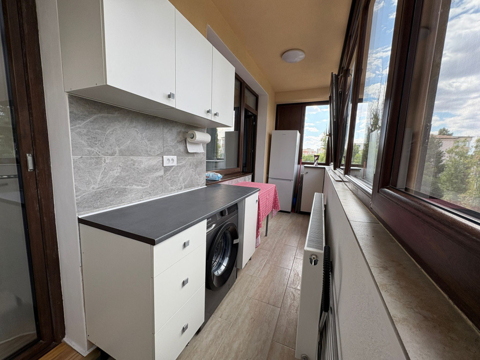 Apartament 3 camere, decomandat, 70 mp, Cartier Cornitoiu, zona Liceul Bibescu 