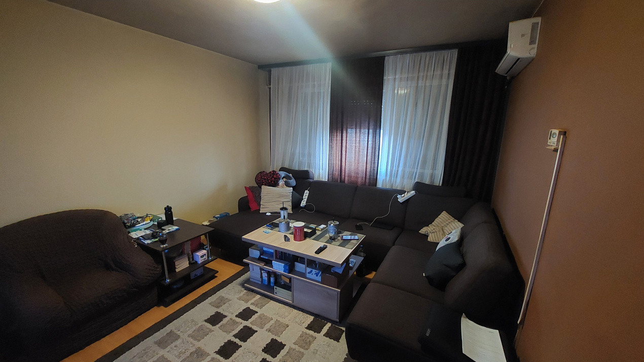 Apartament 3 camere semidecomandat, 53 mp, Craiovita zona Profi