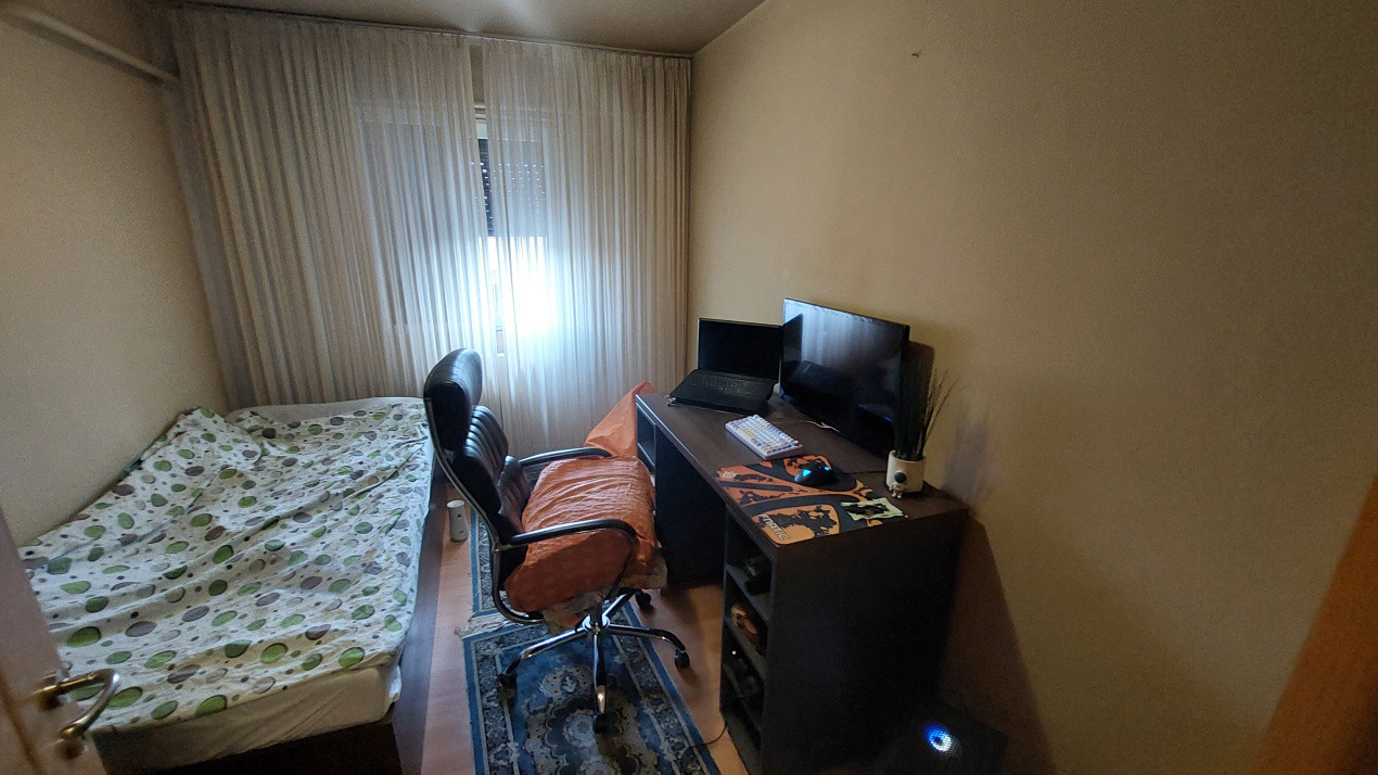 Apartament 3 camere semidecomandat, 53 mp, Craiovita zona Profi