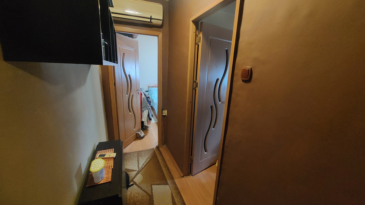 Apartament 3 camere semidecomandat, 53 mp, Craiovita zona Profi