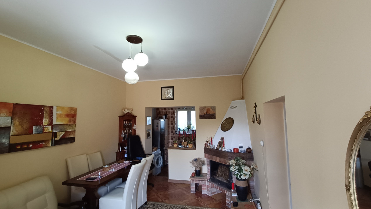 Casă de vânzare în Reghin zona centrală 4 camere - duplex cu intrare separată